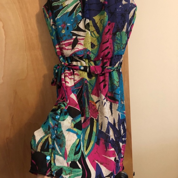 Signature by Robbie Bee colorful dress size 4P - Picture 7 of 7